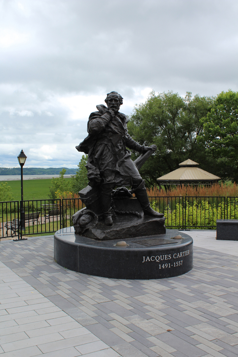 Statue du navigateur Jacques Cartier par la fonderie artisanale du Québec